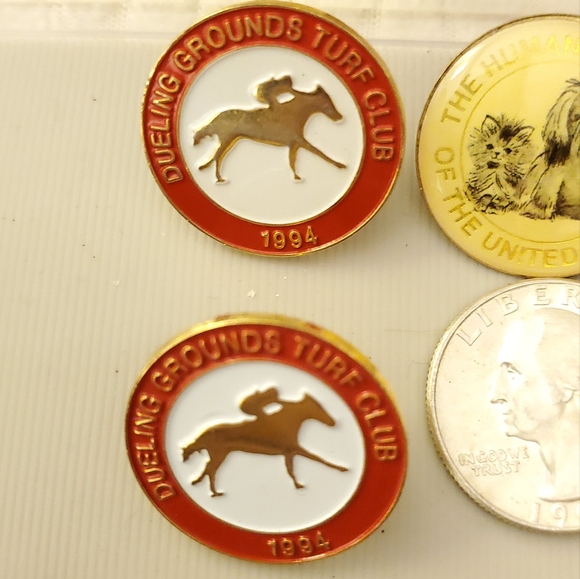 Lot of 4 vintage pins - Picture 4 of 5